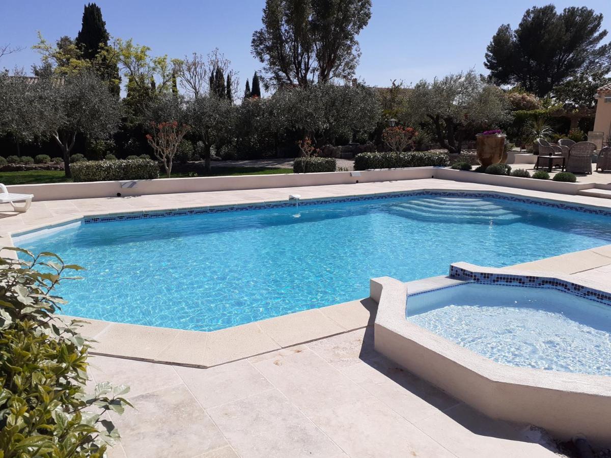Gite Provencal Independant Avec Piscine Chauffee : Le Suy Bien Flayosc Eksteriør billede